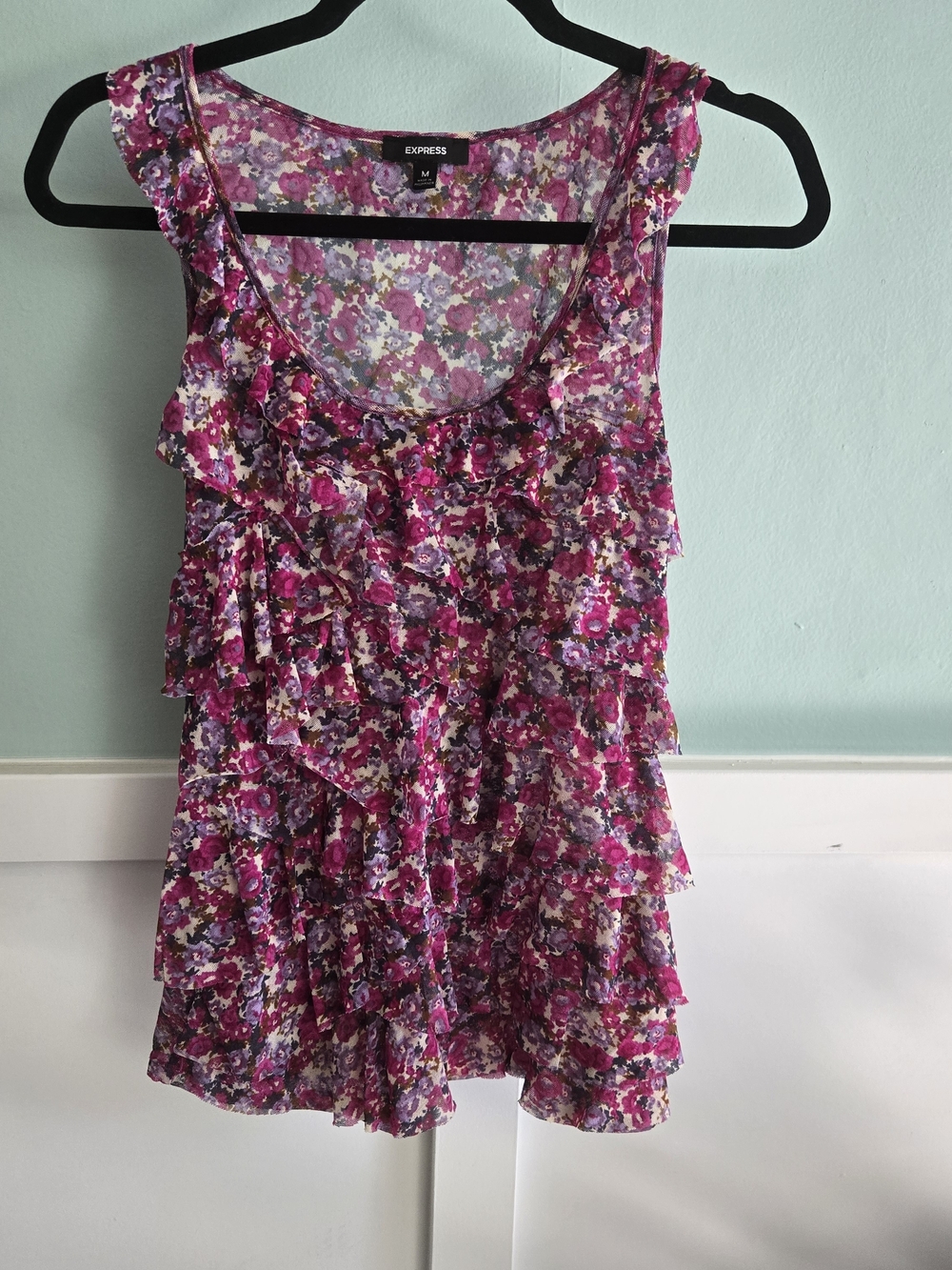 Express blouse women's size M sleeveless floral ruffle scoop neck cottage boho